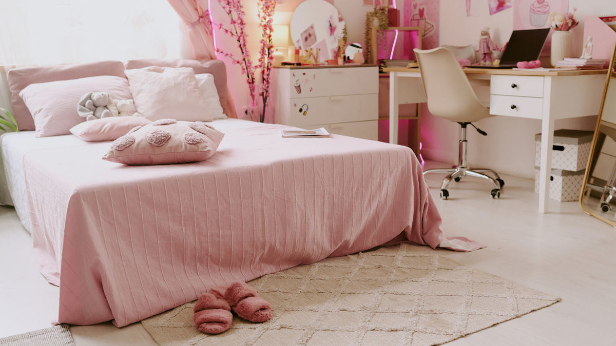 8 Dreamy Pink Bedroom Decor Ideas to Unleash Your Inner Power